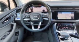 AUDI Q7 55TFSIe quattro Select