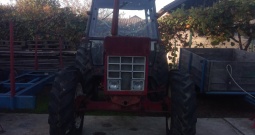 Traktor International 844 AS