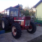 Traktor International 844 AS