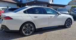 BMW 520D Aut., SAMO 9800 KM, CIJENA SA PDV-om