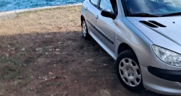 Peugeot 206 1.1