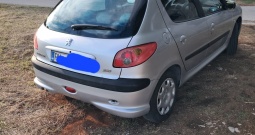 Peugeot 206 1.1