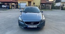 Volvo V40 D2 2013.