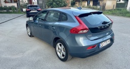 Volvo V40 D2 2013.