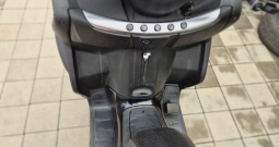 Piaggio mp3 300 2016 godina ABS ASR nove ulje nove filtre nova zadnja guma MICHE