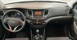 Hyundai Tucson 1.7crdi samo 98000km orginal otplata zamje besplat dost