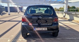 Toyota Yaris 1.4d 2003.god reg do 3/2025 odlično stanje