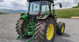 Traktor John Deere 5515