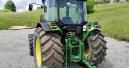 Traktor John Deere 5515