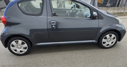 Toyota Aygo 1,0 VVT-i, klima !