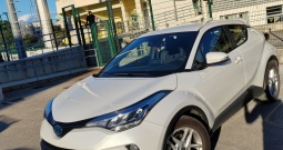 Toyota C-hr, 1.8 Hybrid/ benzin, automatic, 2023.g., perla bijela