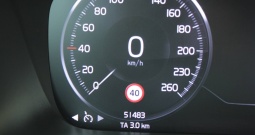 Volvo XC40 T5 Plug-in Hybrid AUTOMATIK *LED, NAVIGACIJA, KAMERA*