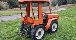 Traktor Goldoni 1040