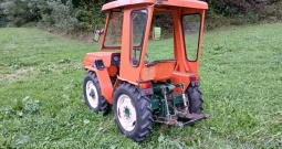 Traktor Goldoni 1040