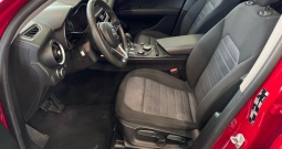 Alfa Romeo Stelvio 2,2 d automatik ***kamera, navi, pastel red alfa***