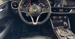 Alfa Romeo Stelvio 2,2 d automatik ***kamera, navi, pastel red alfa***