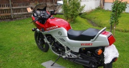 Honda vf 1000 f interceptor