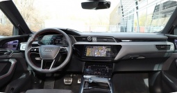 Audi Q8 Sportback e-tron 55 quattro S-line 408 KS, ZRAČNI+ACC+360+GR SJED+LED