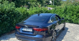 Jaguar xe r-dyn se 2. 0 204 rwd a8 mhev