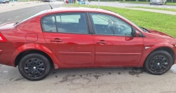 Prodajem Renault Megane Sedan 1.4 16v 135000km