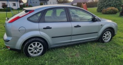 Ford Focus 1.6 16V Klima(radi) 5 vrata