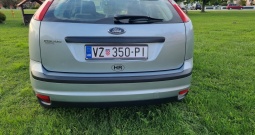 Ford Focus 1.6 16V Klima(radi) 5 vrata