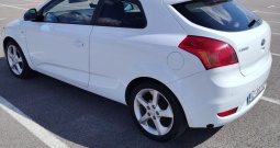 kia ceed 1.6 benzin +plin reg. 1 god