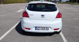 kia ceed 1.6 benzin +plin reg. 1 god