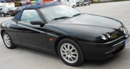 Alfa Romeo Spider 916