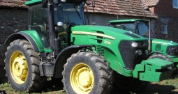 John Deere 7730 traktor