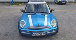 Mini cooper 2004.g., registriran do 09/25.g