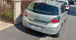 Opel Astra 2009 god. - reg do 27.02.2025