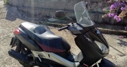 Yamaha x max 250