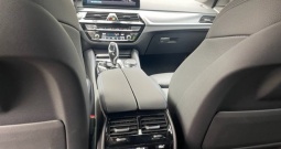 BMW MAX PRILIKA 530e M 292 KS HYBRID STRUJA Benz 2023 PROČITAJTE OPIS