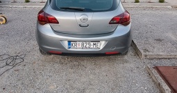 Opel astra j