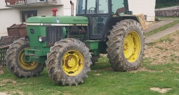 John Deere 3350