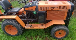 Traktor Agria 4900