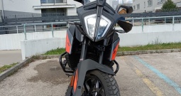 KTM 390 Adventure 2022. g., reg. do 7. mj. 2025., 3335 km, Garažiran