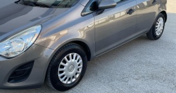 Opel corsa 1.4 essentia