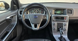 VOLVO V60 2.4D CROSS COUNTRY