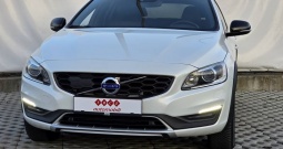 VOLVO V60 2.4D CROSS COUNTRY