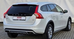 VOLVO V60 2.4D CROSS COUNTRY