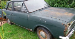 Ford Cortina