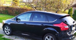 Prodajem Ford Focus 1.0, proizveden 2012.