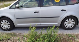 VW Touran, odličan obiteljski auto, održavan