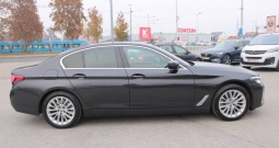 BMW serija 5 520d xDrive Luxary Line *LED, NAVIGACIJA, KAMERA*