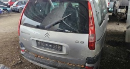 Prodajem dijelove Citroen C8 2.0 HDI 2008