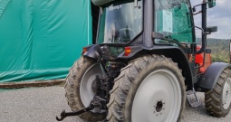 Traktor Massey Ferguson 2435ST