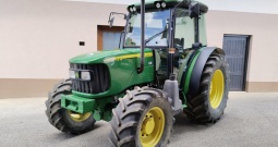 Traktor John Deere 5515