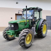 Traktor John Deere 5515